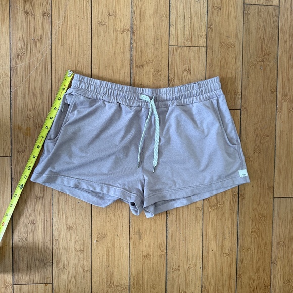 Vuori Pants - Vuori Halo Performance Short in Dusty Mauve Size M